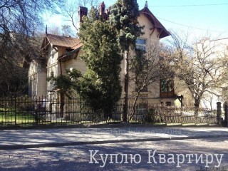 Будинок особнячного типу. на 5 квартир.( з різними вхлдами). Висота стелі-3.35м.