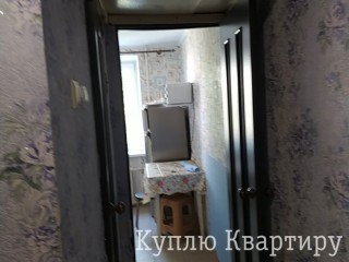 Котовського, готель з великою кімнатою в хорошому стані.