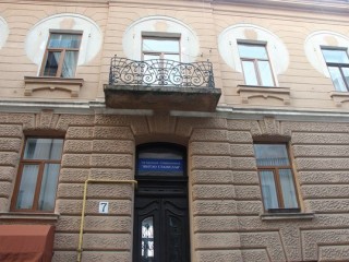 Продається квартира з ремонтом в центрі міста, поряд з ратушею.